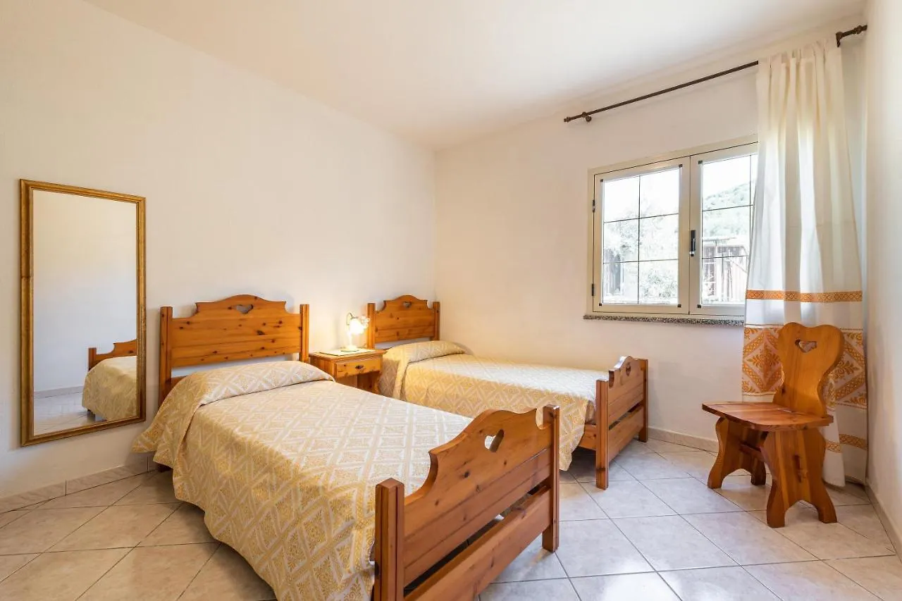 Prázdninový dům Appartamento In Villa Gelsomino Domus De Maria